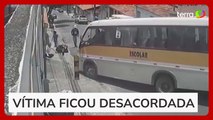 Ônibus escolar perde o controle e atropela adolescente em MG