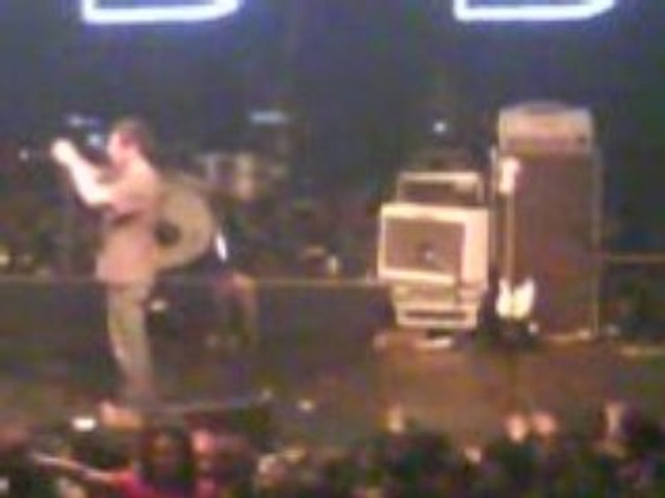 BB Brunes 24 avril - Adrien se jette dans la fosse