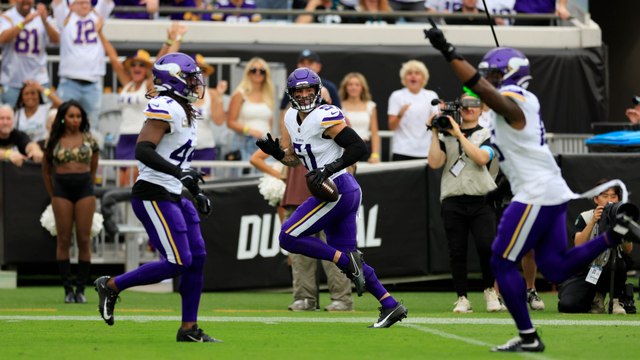 Vikings Edge Jaguars in Low-Scoring Week 10 Game 12-7