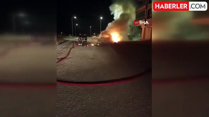 Alev Alan Otomobil Kullanılamaz Hale Geldi