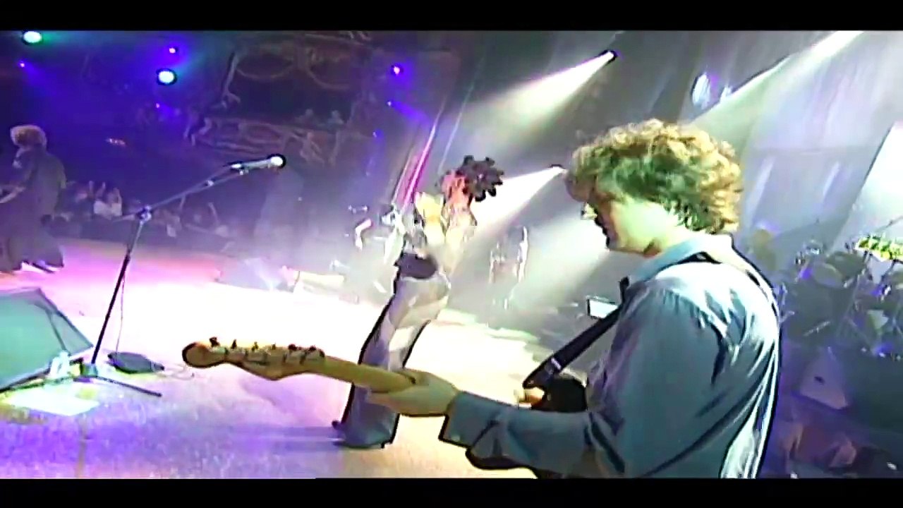 SIMPLY RED — I Won't Feel Bad | SIMPLY RED: LIVE IN LONDON · (1998)