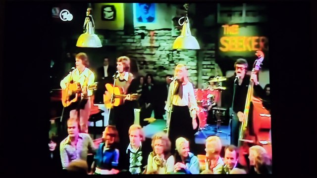 THE SEEKERS (LOUISA WISSELING) - Love Isn't Love Until You Give It Away (Musikladen 1975)