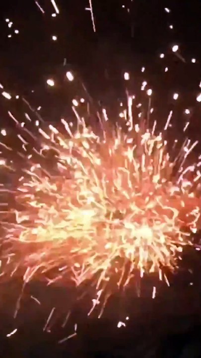Funke Entfacht! 🚀 Explosives Feuerwerk-Spektakel! 💥