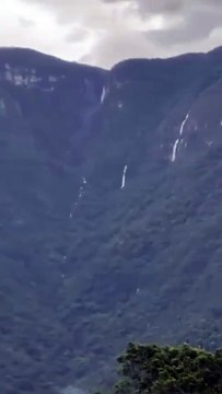 Dezenas de cachoeiras se formam em cânions no sul de Santa Catarina após fortes chuvas