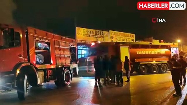 Van Oto Sanayi Sitesi'nde Yangın Korkuttu