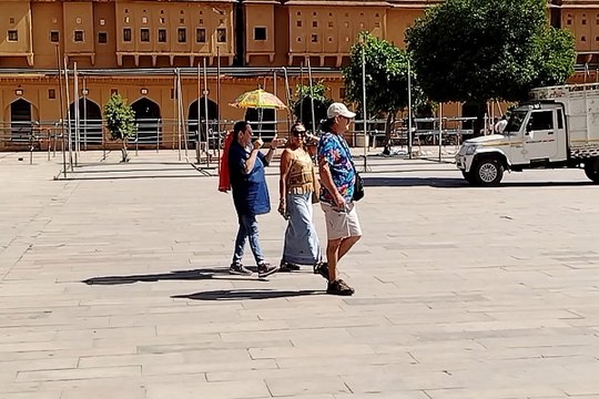 Jaipur Weather : मौसम का मिजाज नरम-गरम, आज सवेरे गुलाबी नगर में ​खिली कड़क धूप