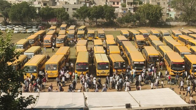 कल होने वाले उपचुनाव के लिए पोलिंग पार्टियों रवाना