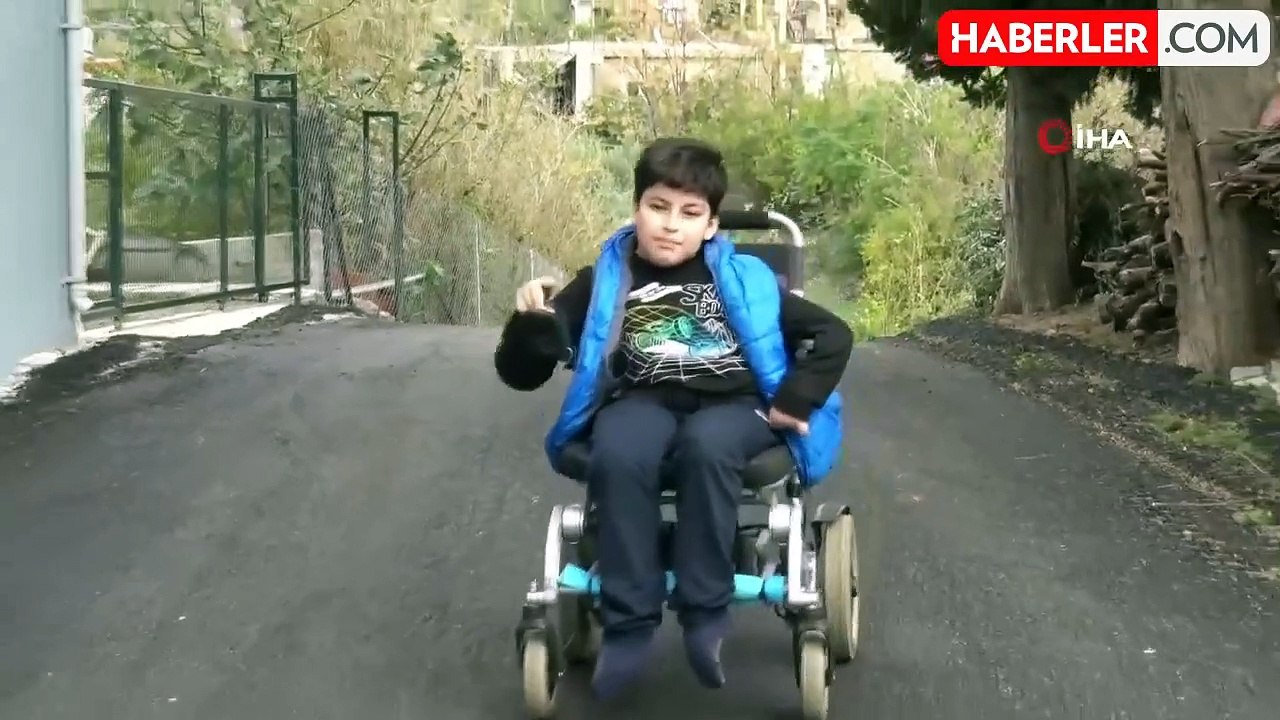 Engelli Çocuk Mehmet'in Okul Yolu Asfaltlandı