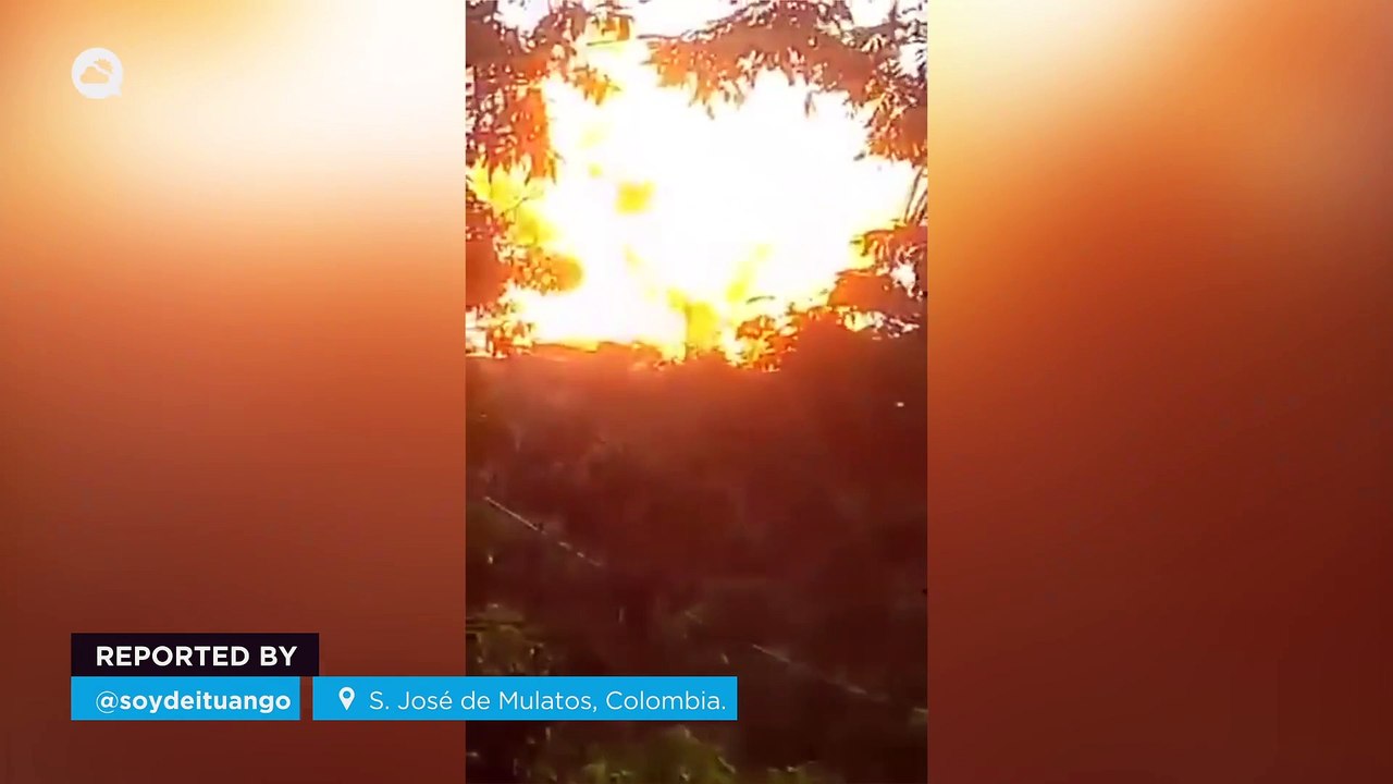 Erupción del volcán de lodo en San José de Mulatos, Colombia.
