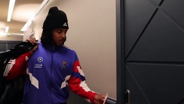 La nouvelle tenue très étonnante de Jules Koundé pour son arrivée à Clairefontaine