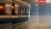 Amsterdam'da Tramvay Ateşe Verildi