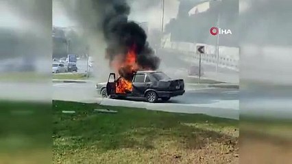 Tofaş hareket halindeyken cayır cayır yandı! Sürücü canını zor kurtardı!