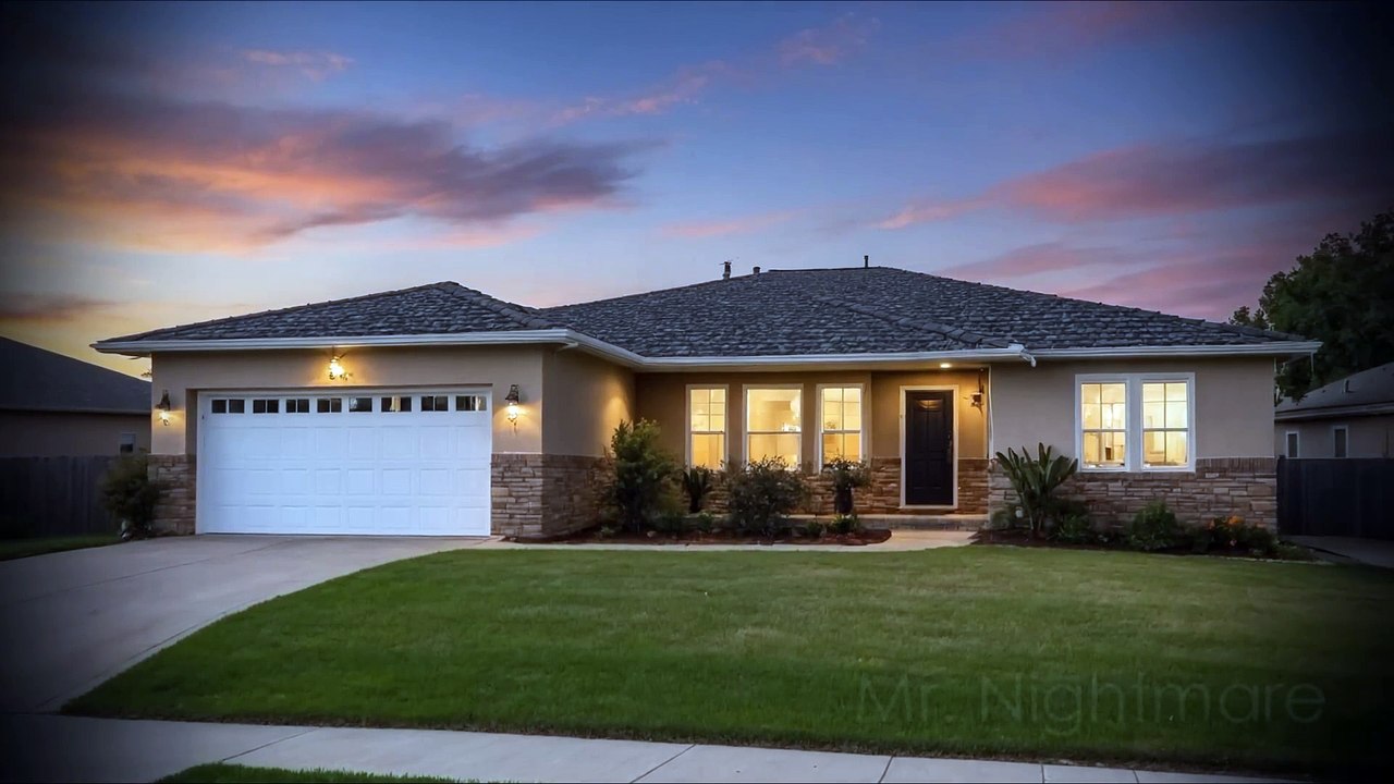 These are three true stories recounted by people who had horrifying experiences while watching other people's pets.