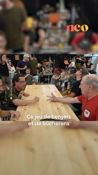 Connaissez-vous le jeu de la mourre ? C’est l’un des plus vieux jeux du monde qui se pratique encore dans le Sud-est et en Corse. On vous explique les règles de ce chifoumi aux chiffres. 🎲🙌