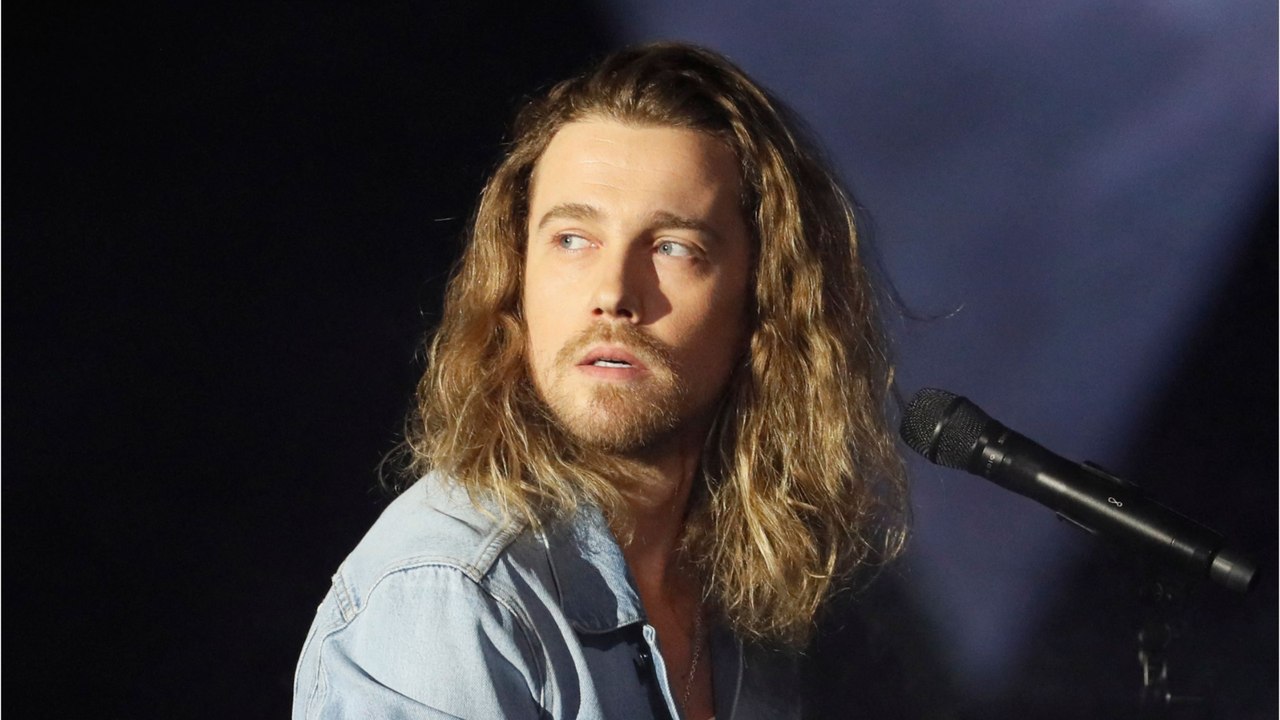 GALA VIDEO - “Je ne me voyais pas…” : Julien Doré papa, ses tendres confidences sur son fils