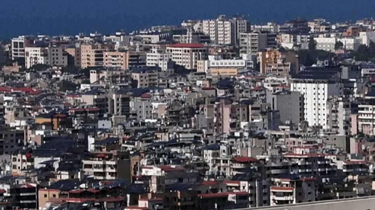 سحب من الدخان تتصاعد فوق الضاحية الجنوبية لبيروت بعد غارات إسرائيلية