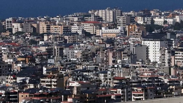 سحب من الدخان تتصاعد فوق الضاحية الجنوبية لبيروت بعد غارات إسرائيلية