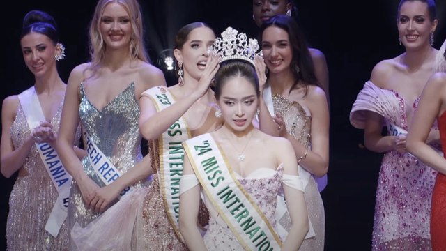 Khoảnh khắc Hoa hậu Thanh Thủy đăng quang Miss International 2024