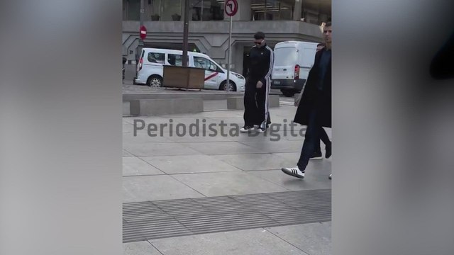 La llegada de Rufián al congreso en chándal que es viral