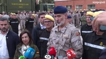 El Rey Felipe VI visita el complejo de las unidades militares tras la DANA