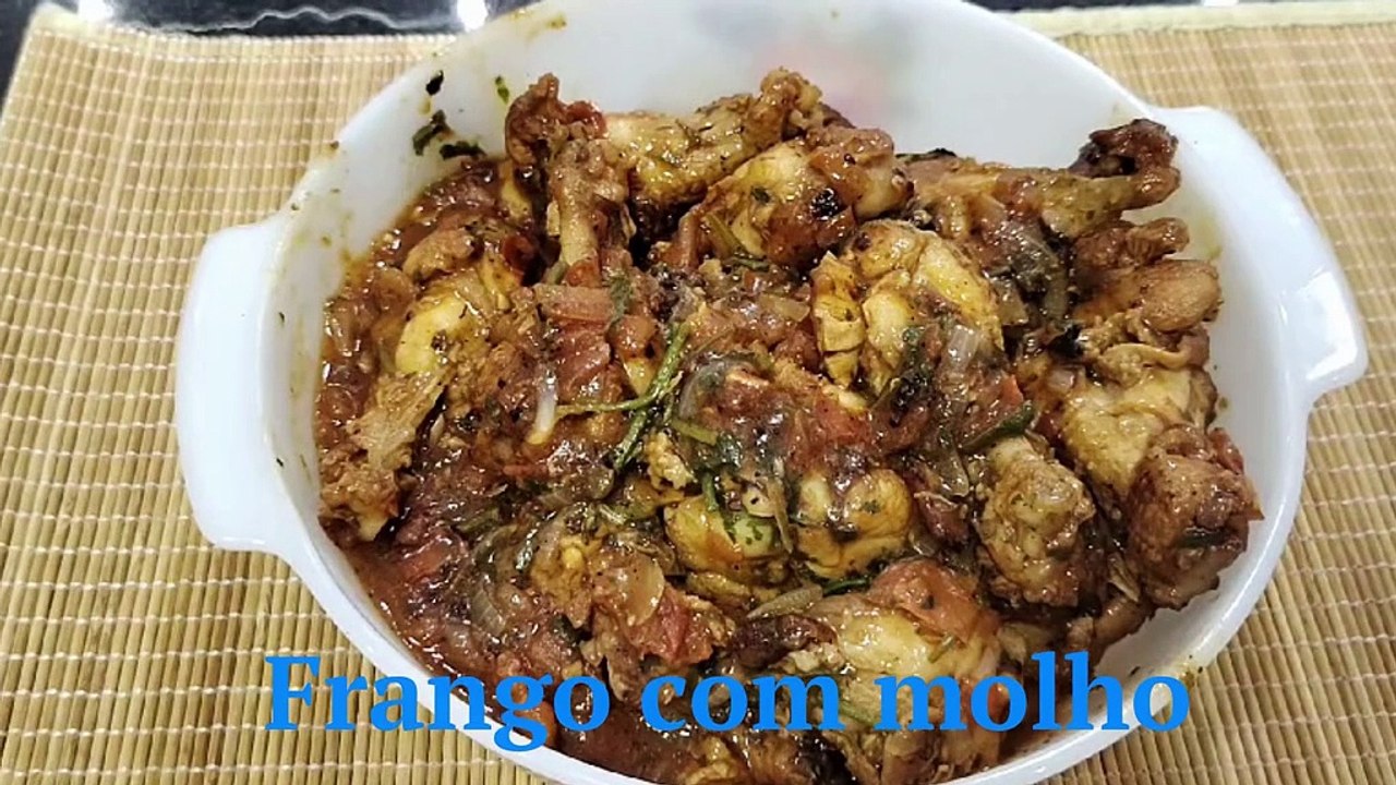 Frango com molho da vovó muito saboroso para preparar para o almoço da sua família