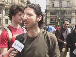 V-day: Blogosfere in piazza Cordusio a Milano