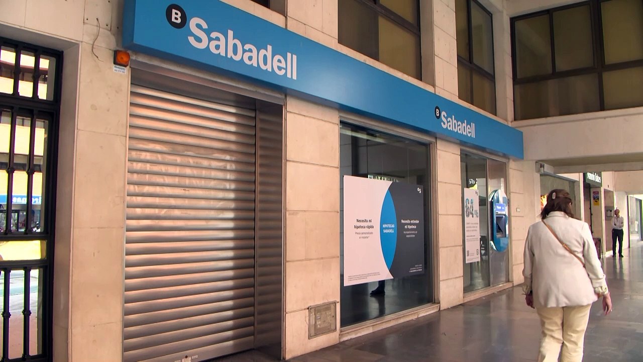 Competencia lleva la OPA de BBVA sobre Sabadell a fase 2 y complica el calendario de operación