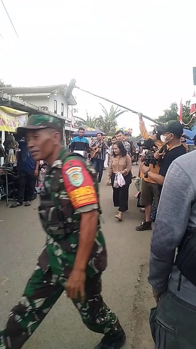 Syuting Ngamen di pasar