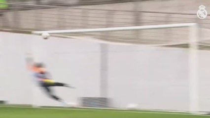 Mbappé afina puntería en el entrenamiento del Real Madrid