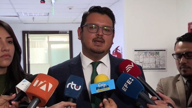 Vicepresidenta de Ecuador sustenta en ocho agresiones la denuncia contra el presidente Noboa