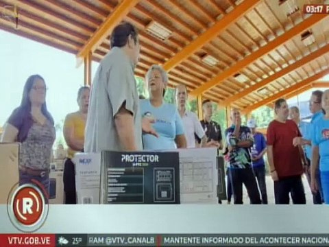 Gobierno Nacional realiza dotación de material tecnológico en universidades de Barinas