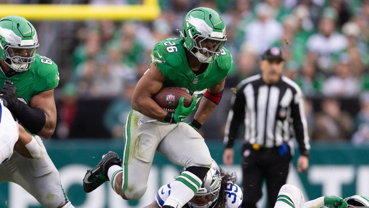 Hurts praises history-maker Barkley after Eagles win