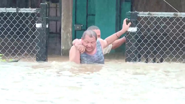 tn7-afectados-por-inundaciones-esperan-rescates-en-techos-151124