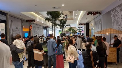 Movimentação intensa na primeira noite de funcionamento do Shopping Catuaí