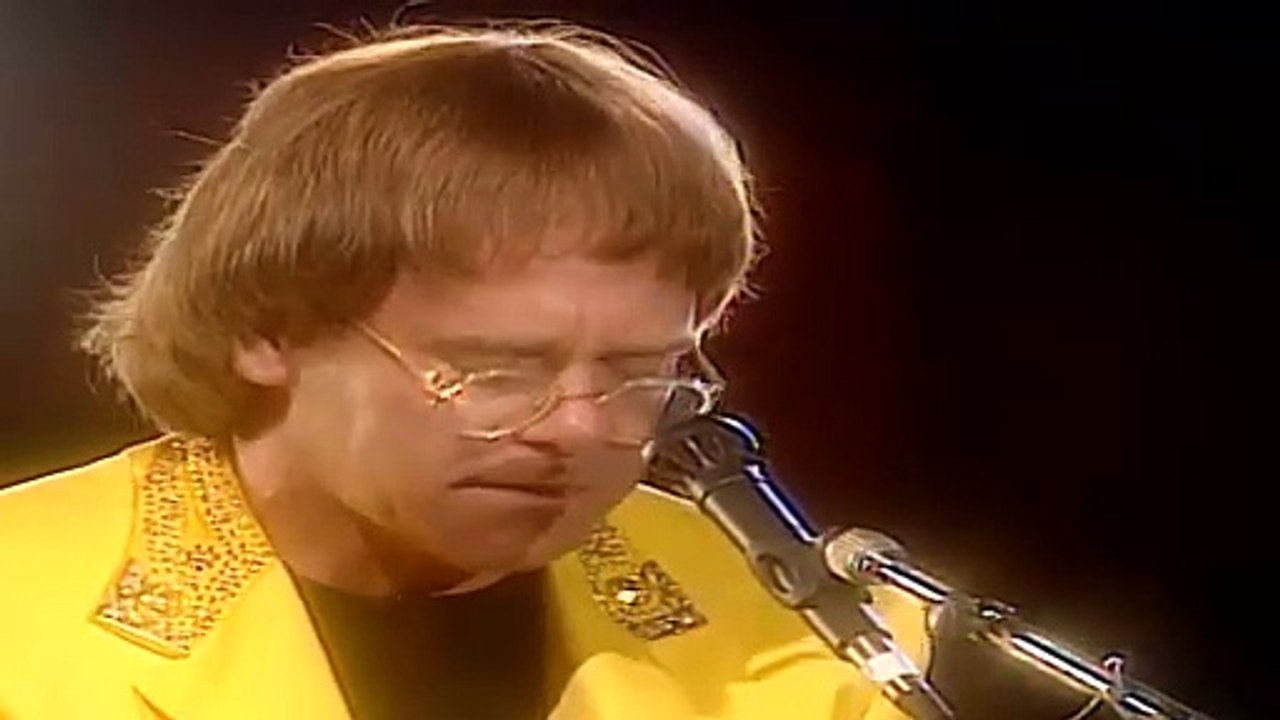 ELTON JOHN — Don't Let The Sun Go Down On Me | Elton John — Live In Barcelona · 1992