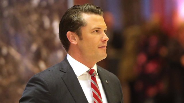 트럼프, 초대 국방장관에 '참전용사' 출신 헤그세스 지명 / YTN