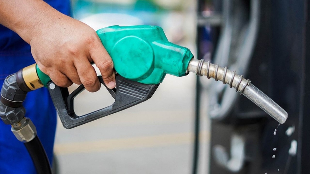 Giá xăng dầu trong nước có thể tiếp tục giảm, người tiêu dùng sẽ dễ thở hơn | VTC Now