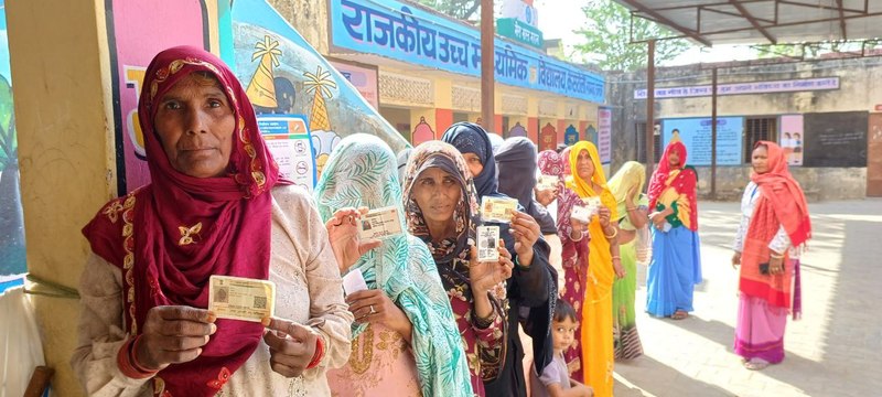 रामगढ़ उपचुनाव: मतदान के लिए लोगों में उत्साह, 11 बजे तक 28.97 प्रतिशत मतदान हुआ