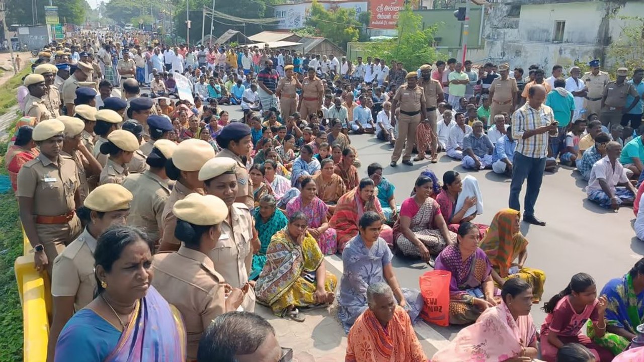 VIDEO: 3 दिन के भीतर दूसरी बार पकड़ा भारतीय मछुआरों को, बारह मछुआरे गिरफ्तार