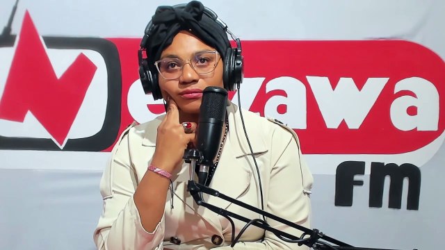 مخاطر استعمال الهواتف الجوالة خاصة في قاعات التدريس المختصة الاجتماعية وهيبة بن منصور