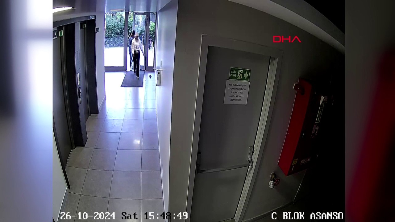 Evlerden ziynet eşyası çalan iki hırsız kadın kamerada... 124 suç kaydı ortaya çıktı!