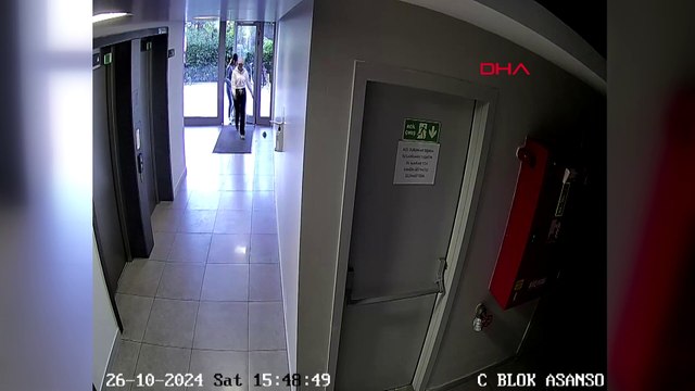 Evlerden ziynet eşyası çalan iki hırsız kadın kamerada... 124 suç kaydı ortaya çıktı!