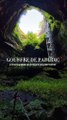 Le Gouffre de Padirac, c'est l'une des merveilles naturelles les plus impressionnantes de France. 🇫🇷   Situé dans le Lot, ce gigantesque trou béant de 35 mètres de diamètre et de 103 mètres de profondeur vous plonge dans un univers souterrain fascinant.