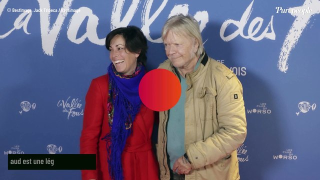 Renaud s'affiche au bras de sa jeune épouse Cerise, après avoir annulé deux concerts...