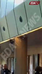 Vean cómo han escondido a Begoña Gómez de la prensa en su 'paseíllo' en la Asamblea