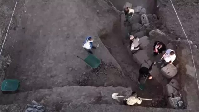 Antik kent kalıntısında drenaj kanalları ve kitabeler ortaya çıkarıldı