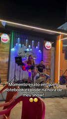 El angustiante momento en que una computadora explota en pleno show de una cantante ayuda 