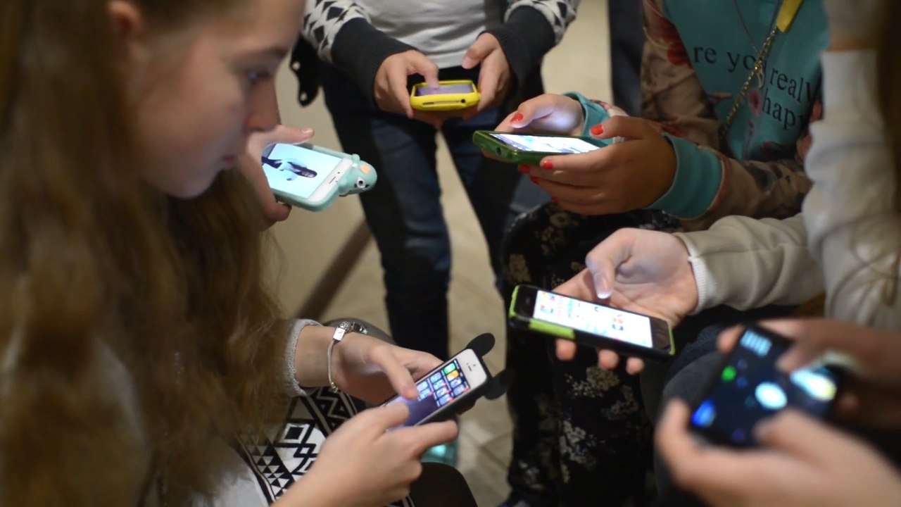 Leeds: Should social media services be banned for children?