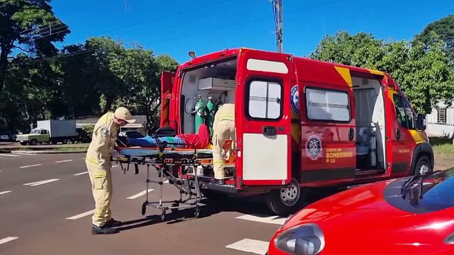 Mulher fica ferida após colisão entre Honda CG e Chevrolet Equinox na Avenida Piquiri