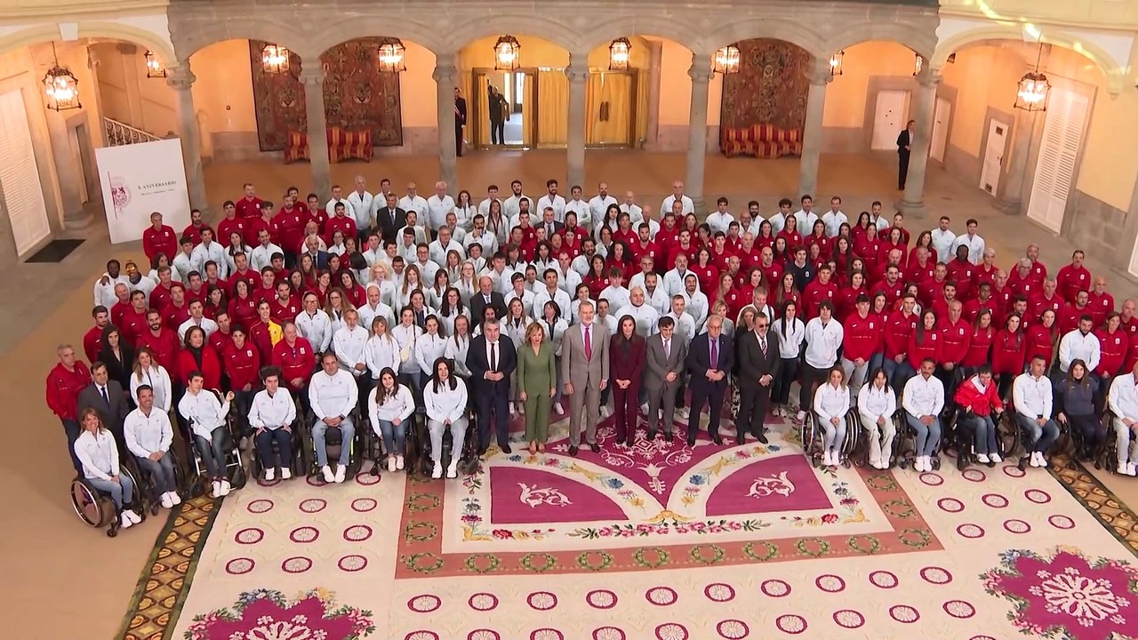 Los Reyes recuperan la sonrisa en su encuentro con los olímpicos y paralímpicos